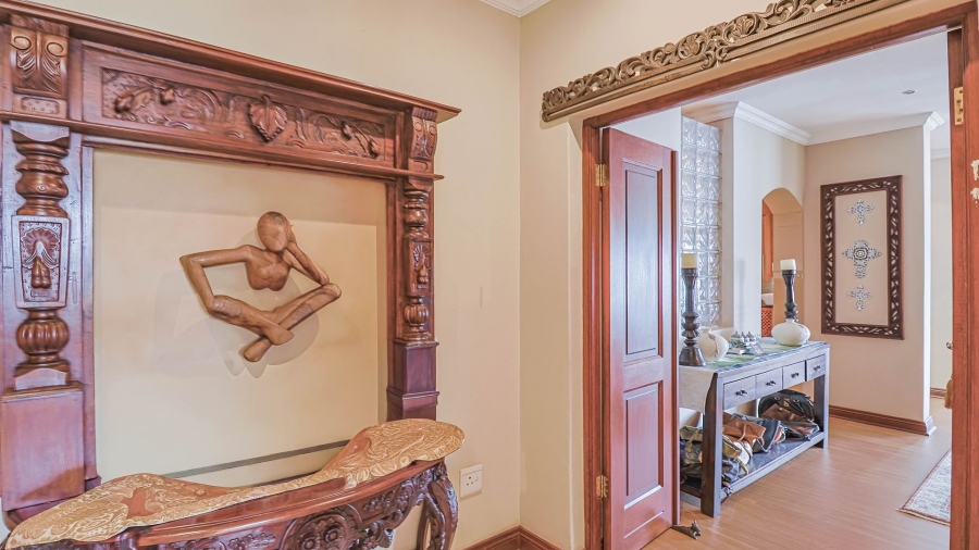 5 Bedroom Property for Sale in Birdwood Estate North West